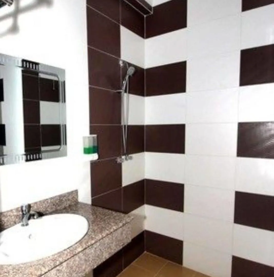 Diamond Crown Hotel Yangon
